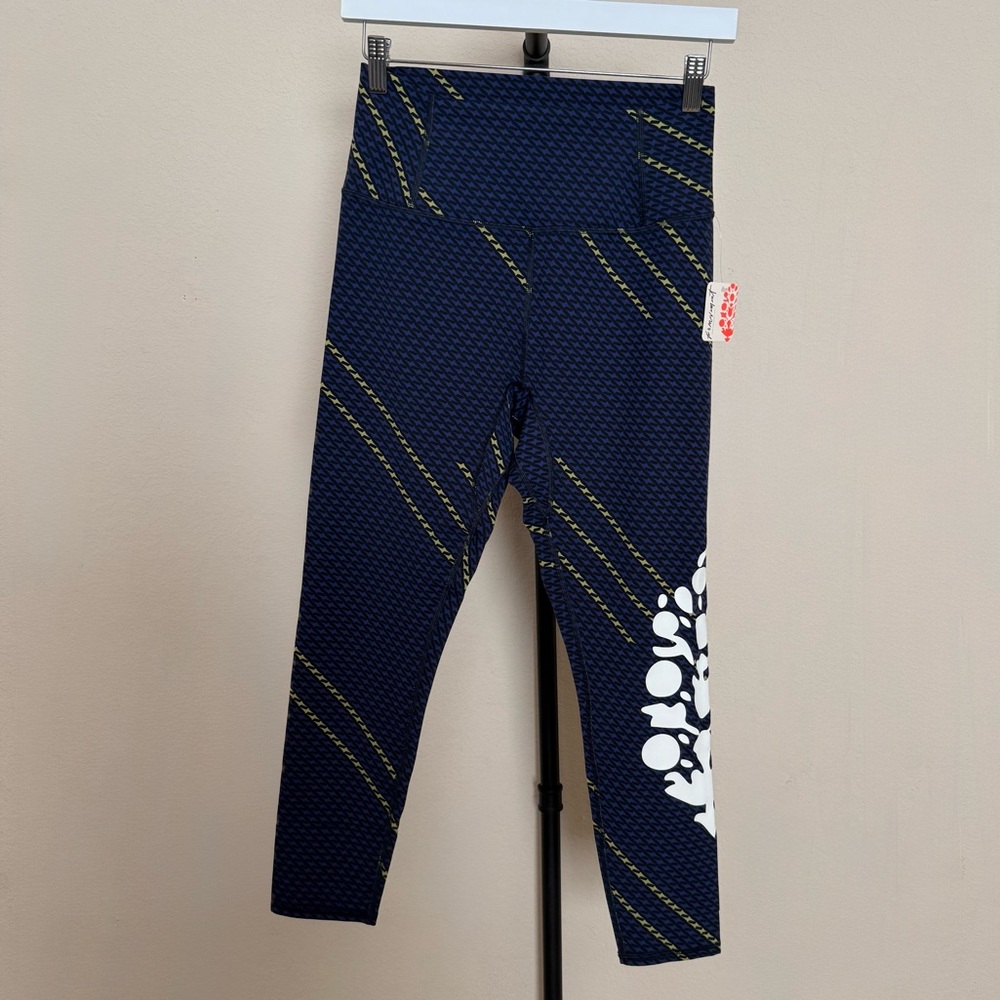 NWT Free People Movement Never Better Logo Leggings - Picture 4 of 6